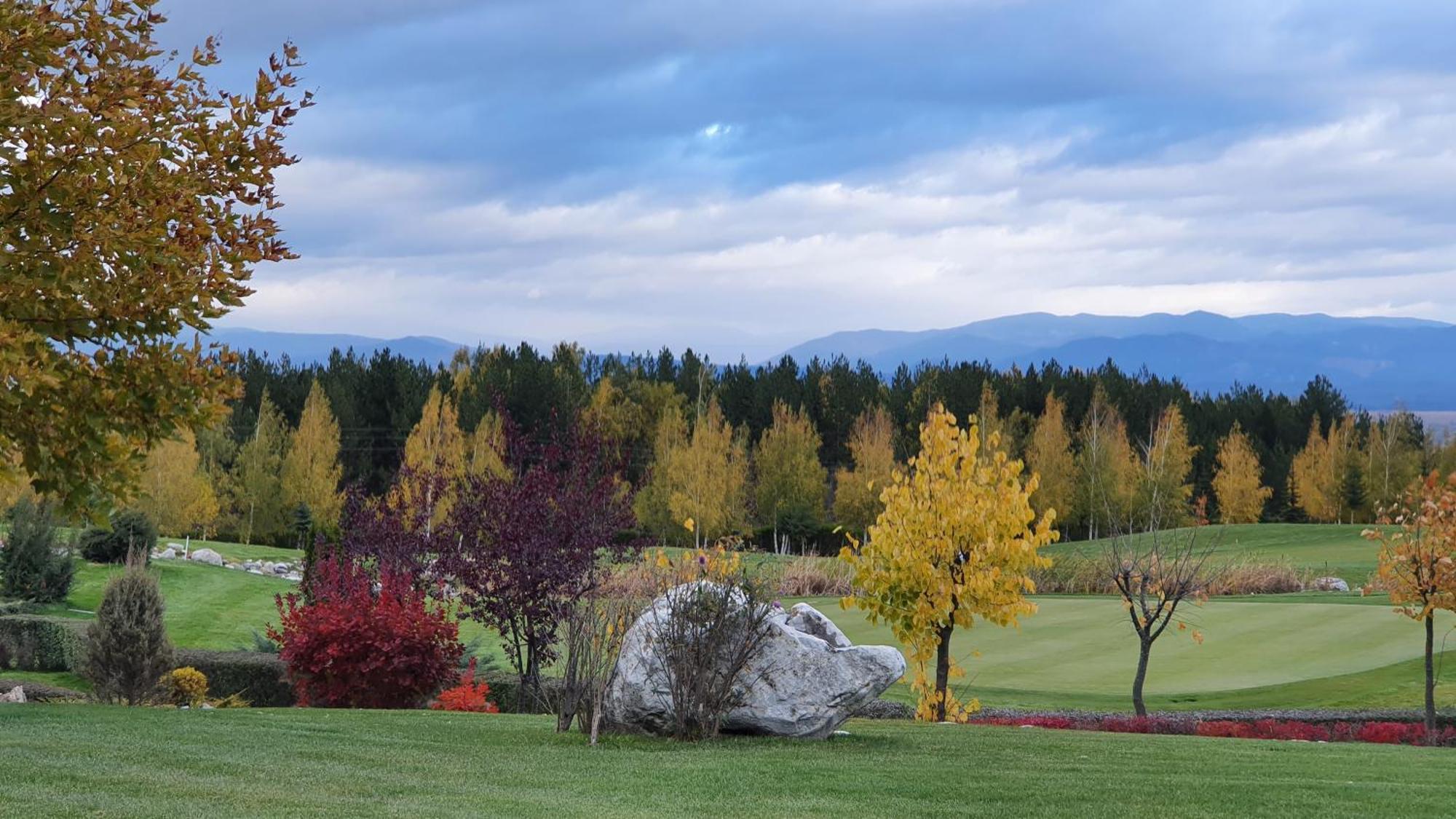 Green Peaks Suite In Pirin Golf & County Club Razlog Exteriér fotografie